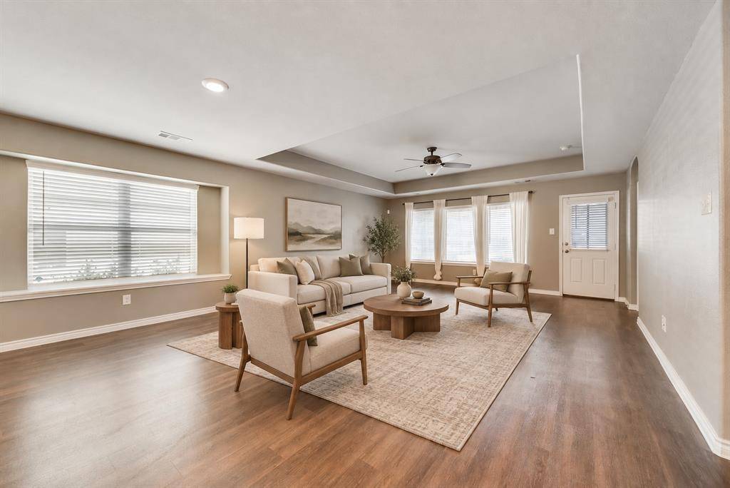1429 Tall Pine Way, Fort Worth, TX 76112