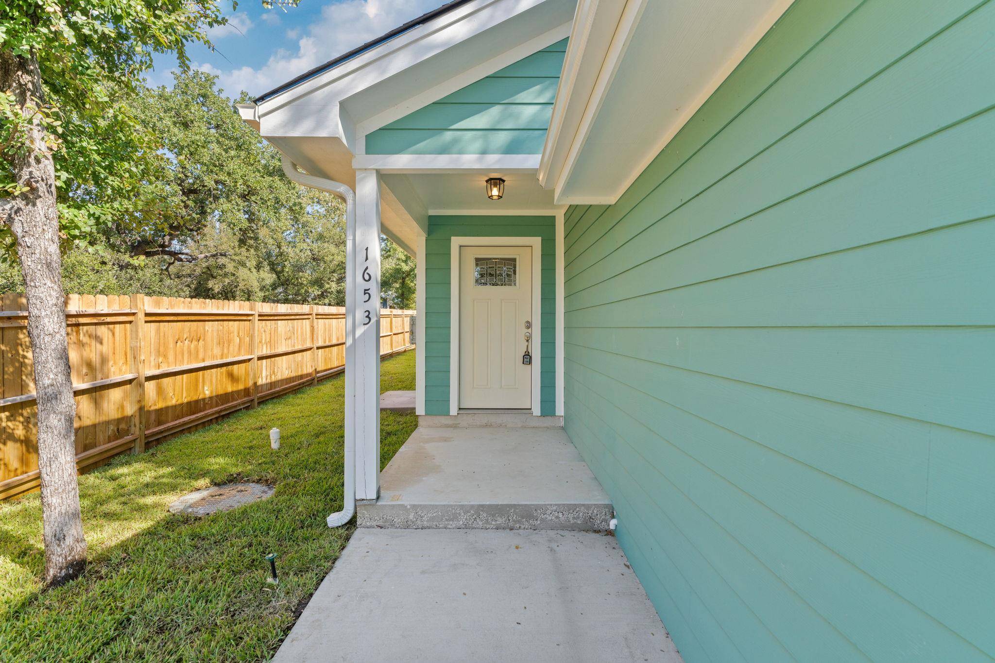 1653 Navajo TRL, Kingsland, TX 78639