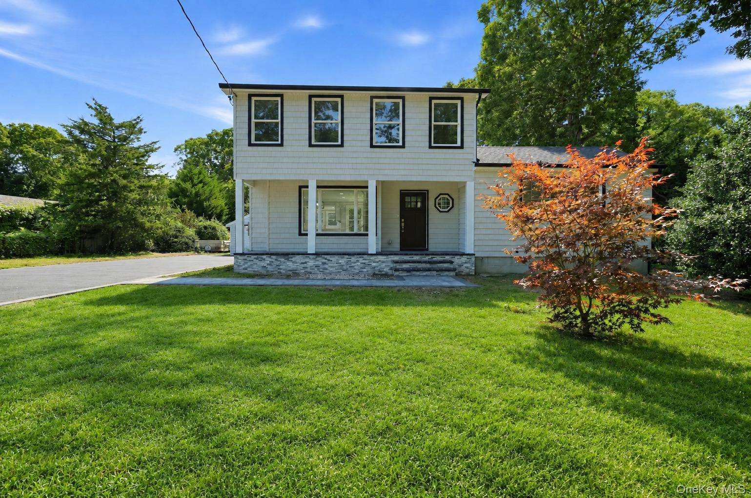 355 Forest LN, Smithtown, NY 11787