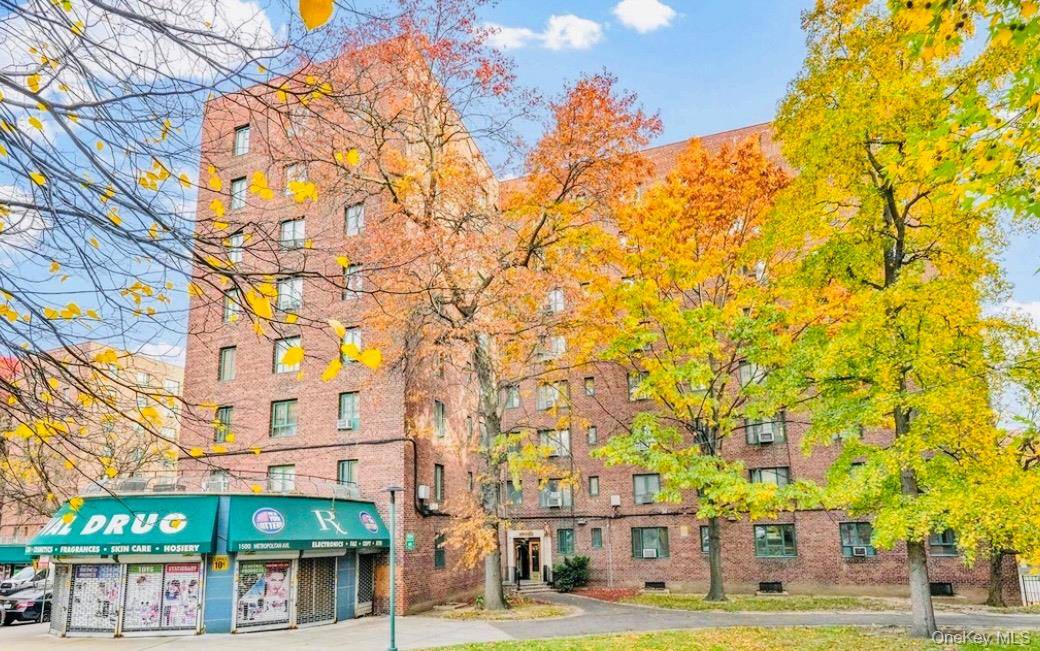 1504 Metropolitan AVE #4H, Bronx, NY 10462