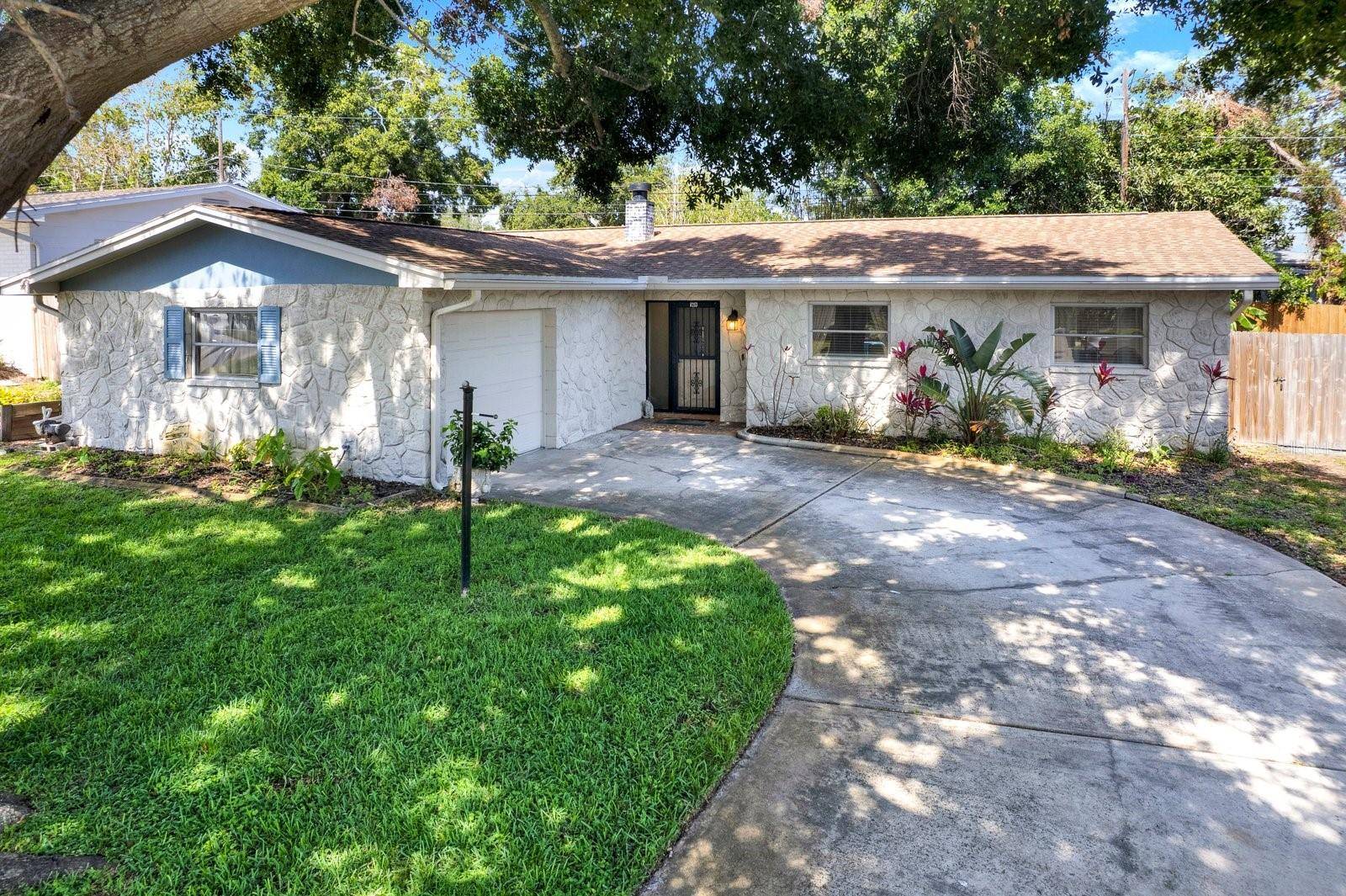 8253 137TH LN, Seminole, FL 33776