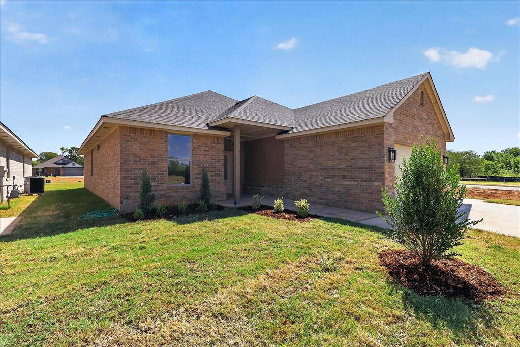 1924 Sage Valley TER, Yukon, OK 73099
