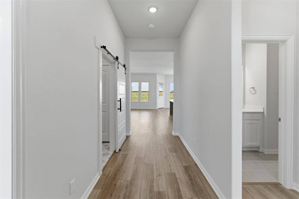 104 Snowy Owl Trail, New Fairview, TX 76078