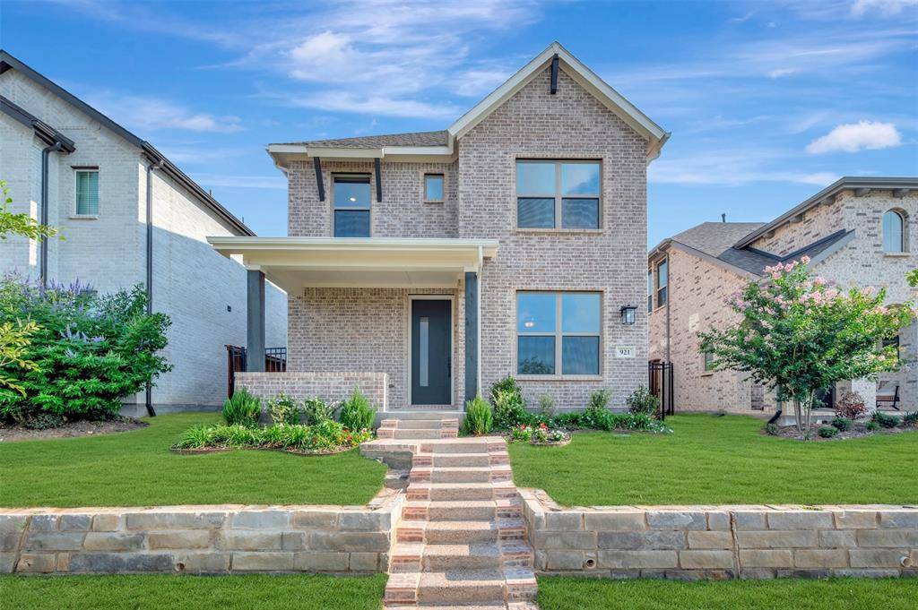 921 Carnation Drive, Crowley, TX 76036
