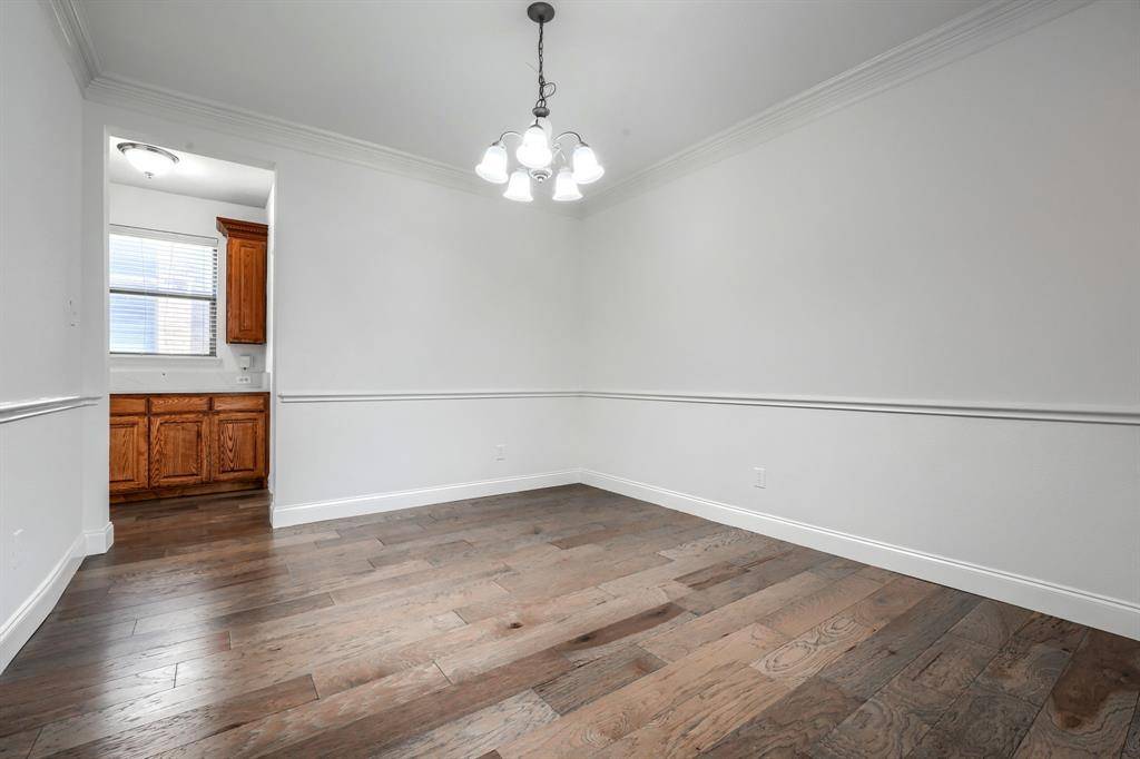 1127 Valley Vista Drive, Irving, TX 75063