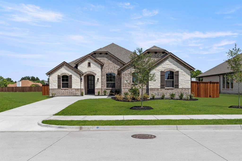 417 Heritage Hill Drive, Forney, TX 75126