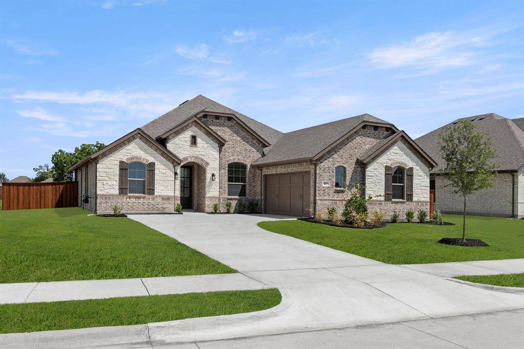 417 Heritage Hill Drive, Forney, TX 75126