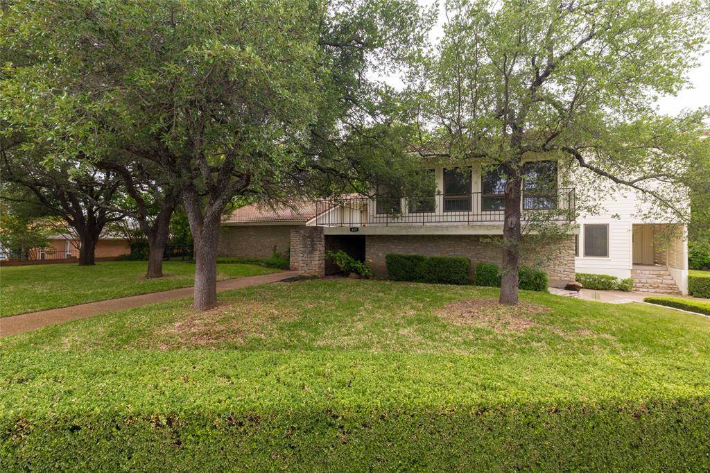 619 Baylor Street, Weatherford, TX 76086