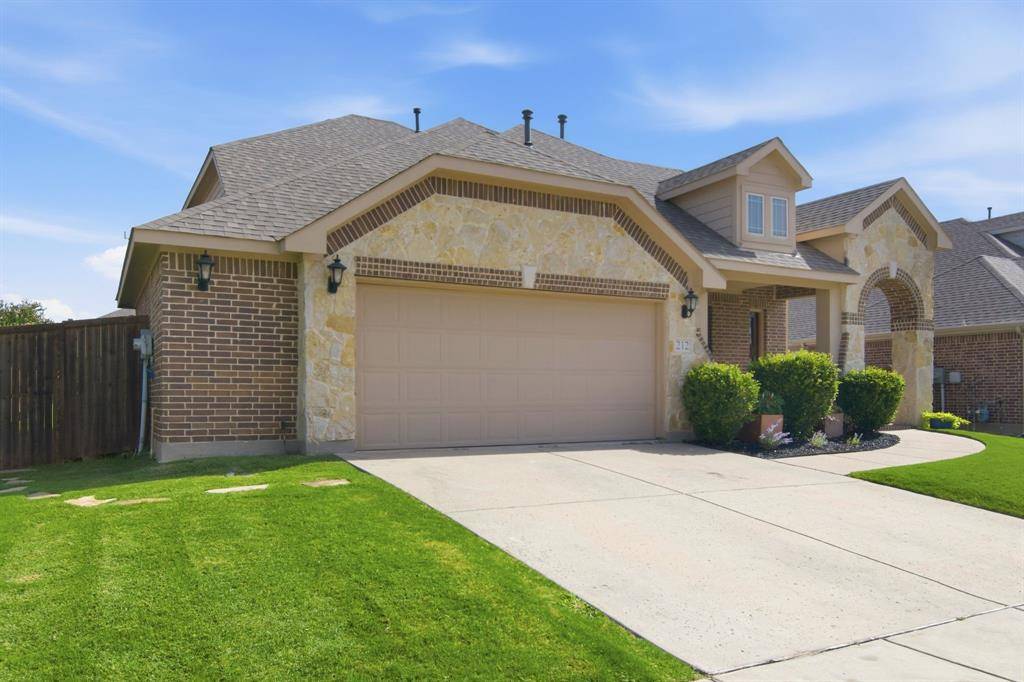 212 Spruce Valley Drive, Justin, TX 76247