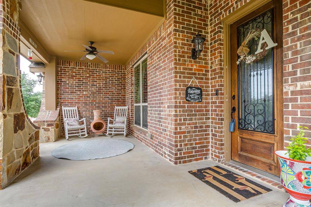 1033 Rustic Oak Way, Burleson, TX 76028