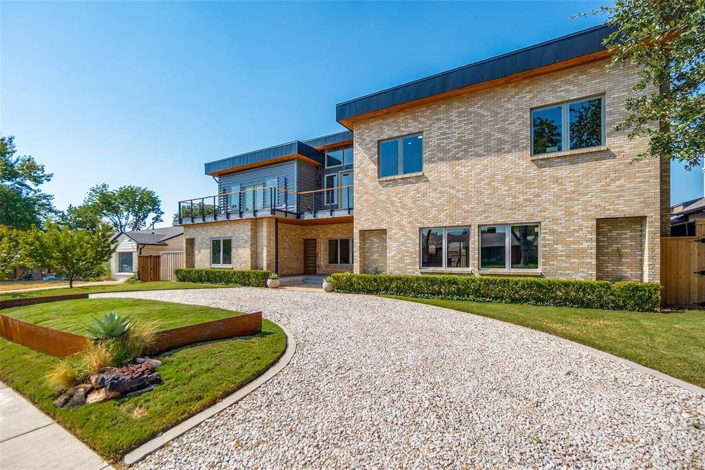 515 Aqua Drive, Dallas, TX 75218