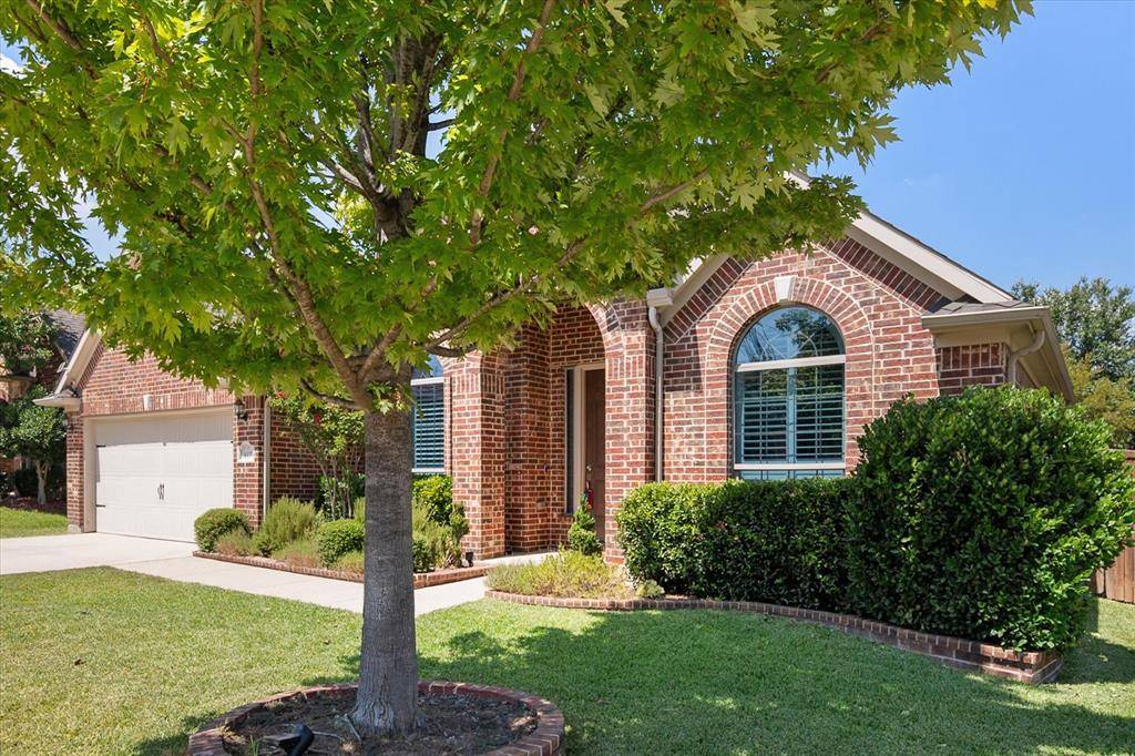 617 Newchester Drive, Roanoke, TX 76262