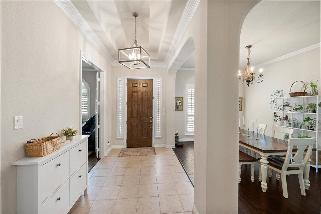 617 Newchester Drive, Roanoke, TX 76262