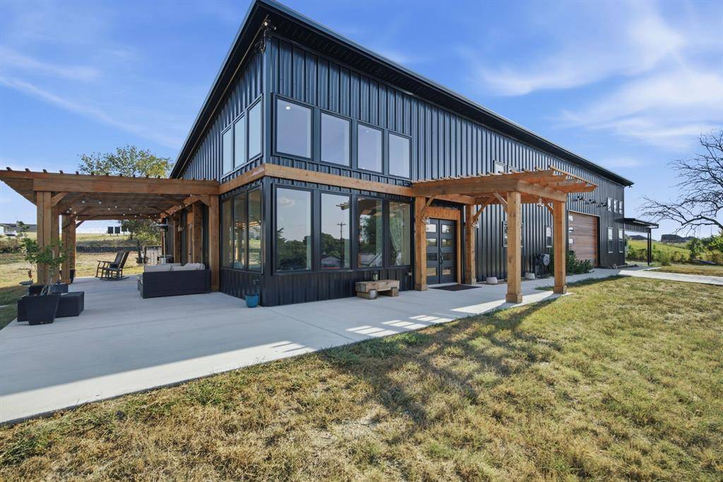 2430 N Cardinal Road, Reno, TX 76020
