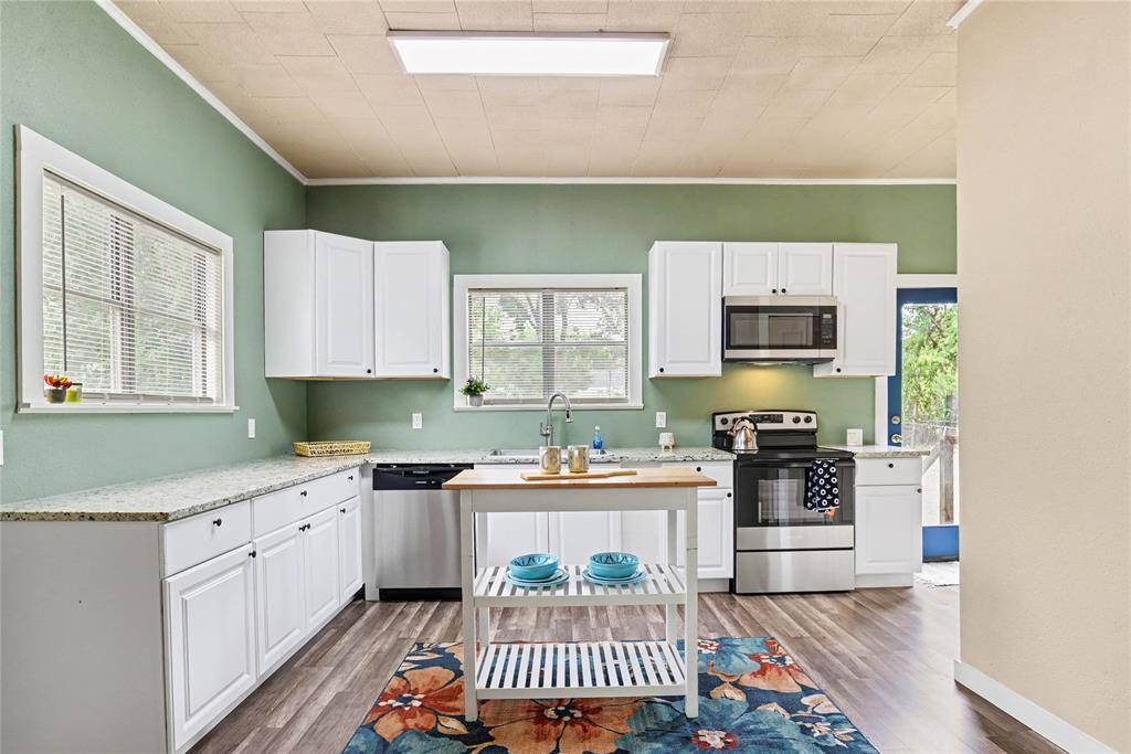 108 E Tyler Street, Ennis, TX 75119