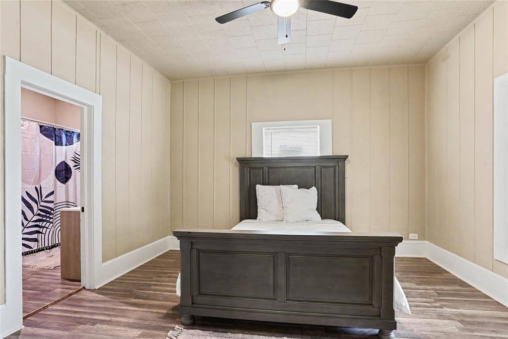 108 E Tyler Street, Ennis, TX 75119