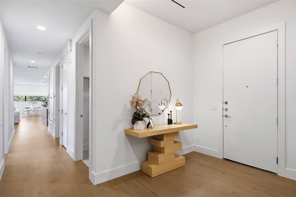 3923 Cole Avenue #201, Dallas, TX 75204
