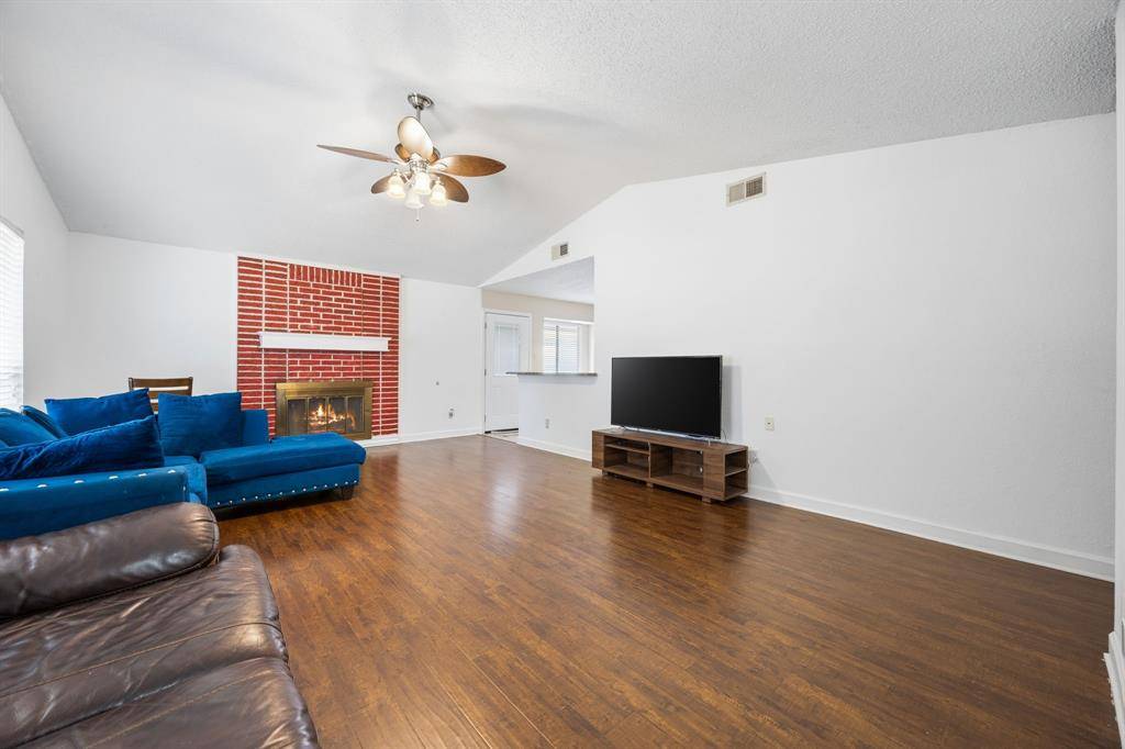 849 Meadowlark Drive, Lewisville, TX 75067
