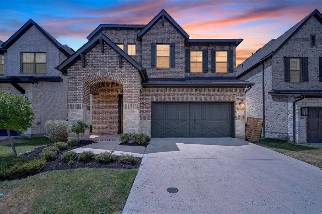 2552 Four Roses Drive, Lewisville, TX 75056