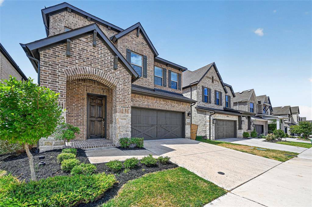2552 Four Roses Drive, Lewisville, TX 75056