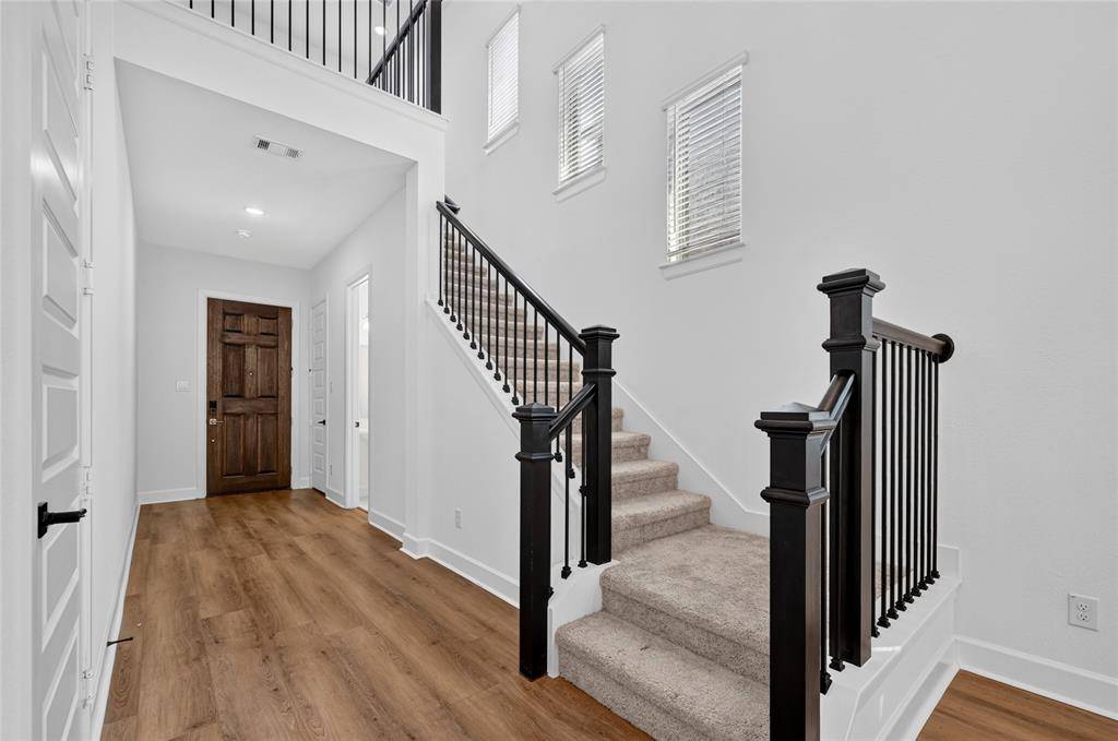 2552 Four Roses Drive, Lewisville, TX 75056