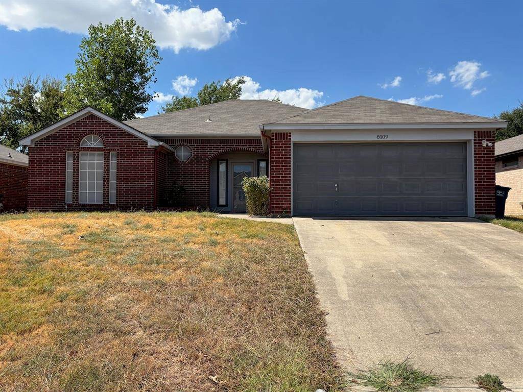 8109 Fox Chase Drive, Fort Worth, TX 76137