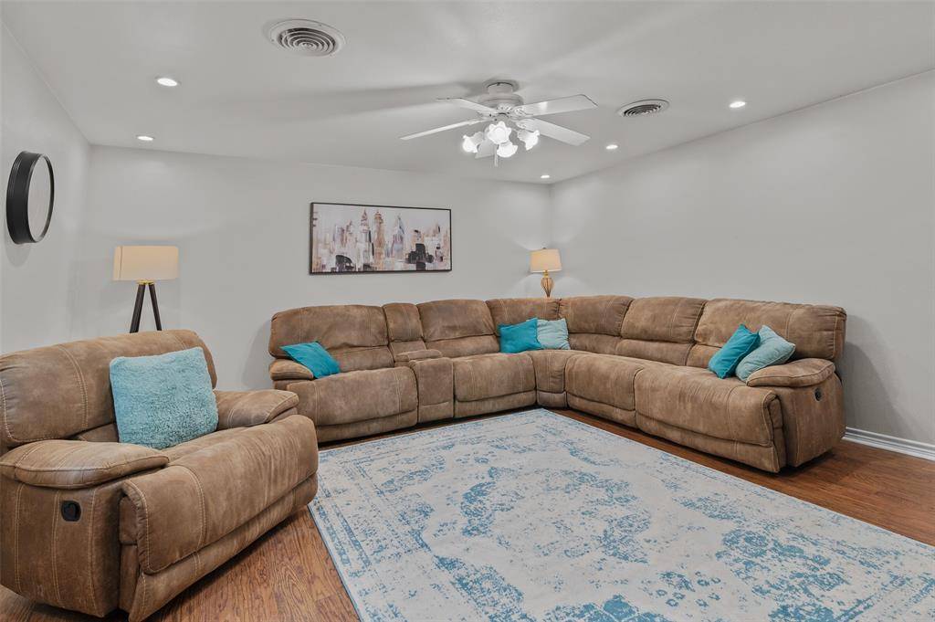 1800 Emerson Lane, Denton, TX 76209
