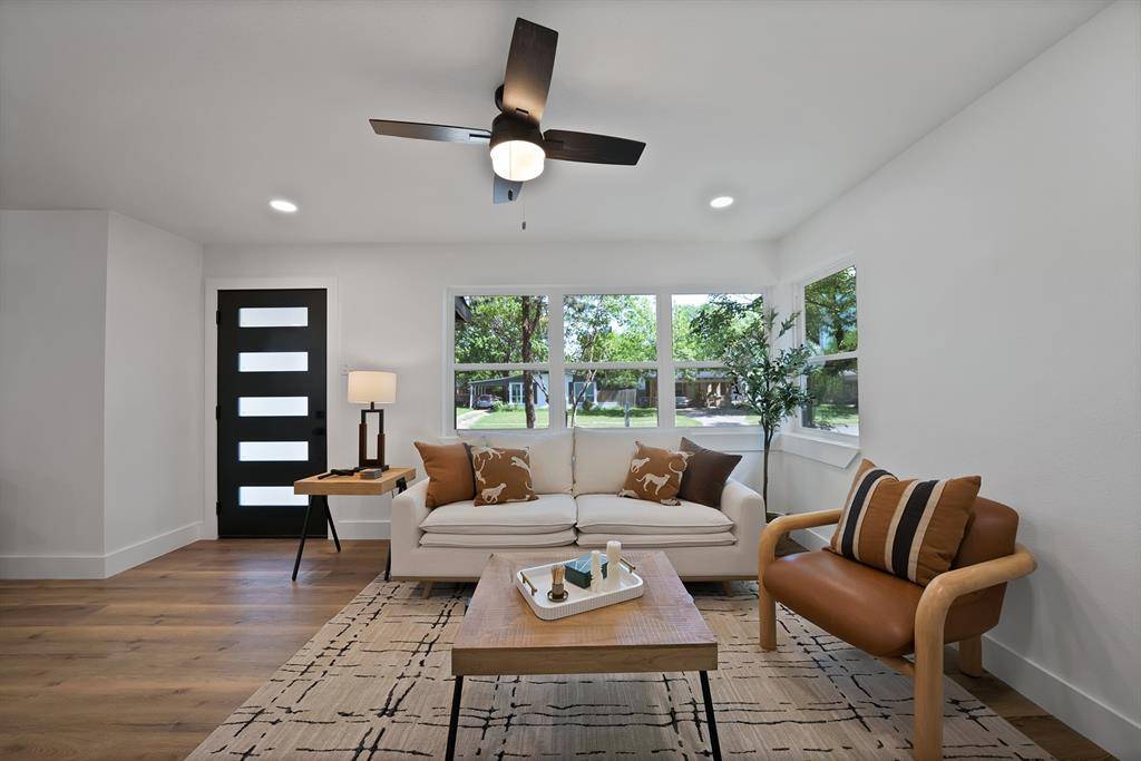 2926 Hillglenn Road, Dallas, TX 75228