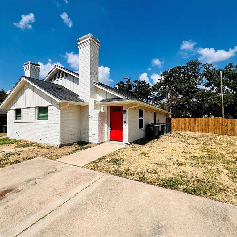 1701 Justin Lyn Street, Arlington, TX 76012