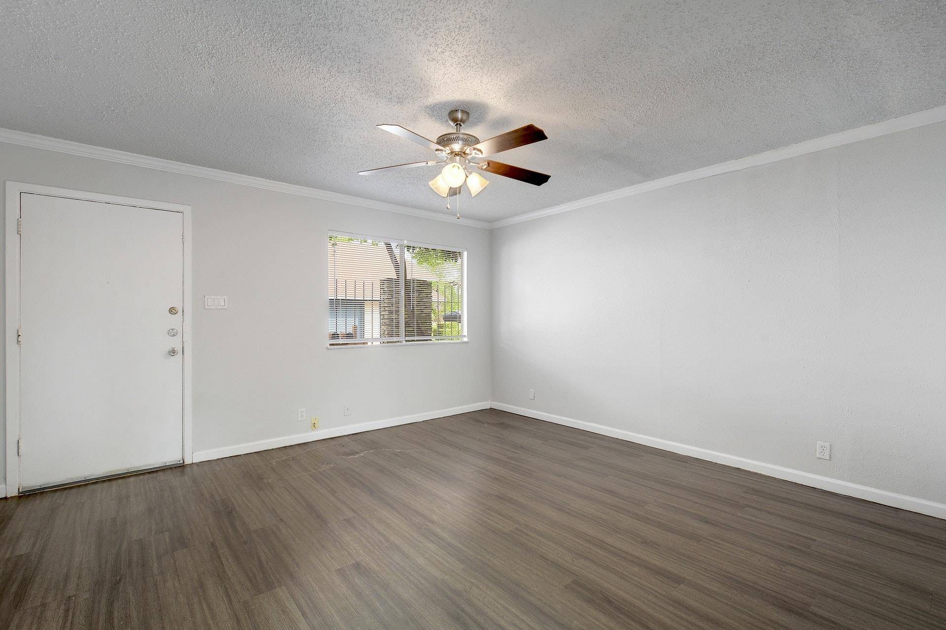 5905 Hidden Valley TRL, Austin, TX 78744