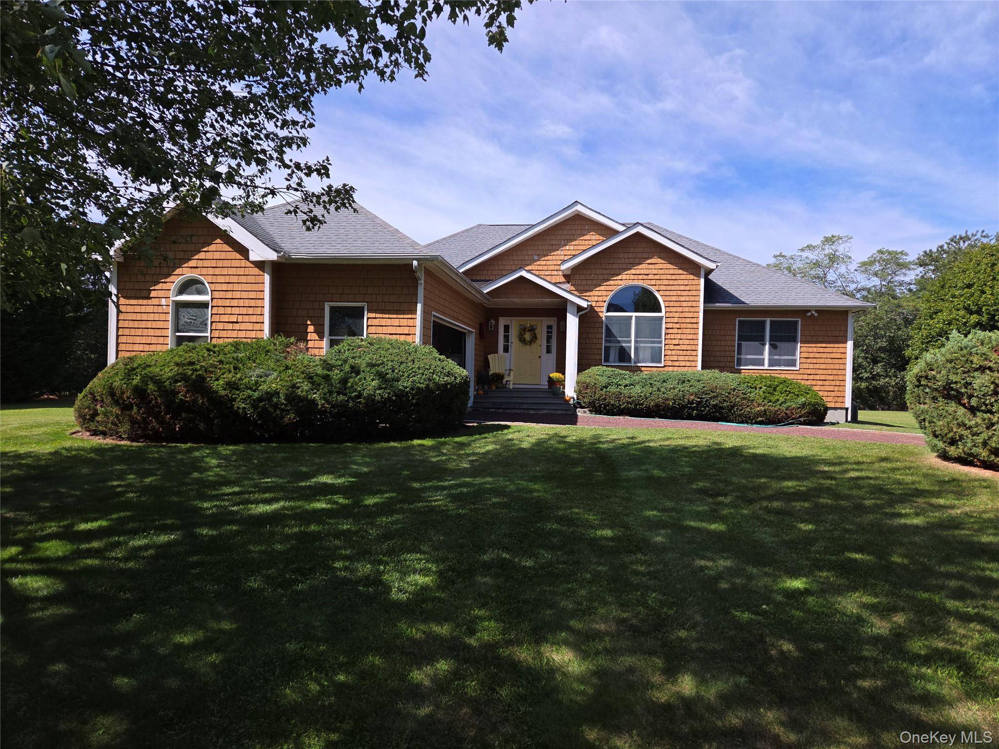 280 Marina LN, East Marion, NY 11939