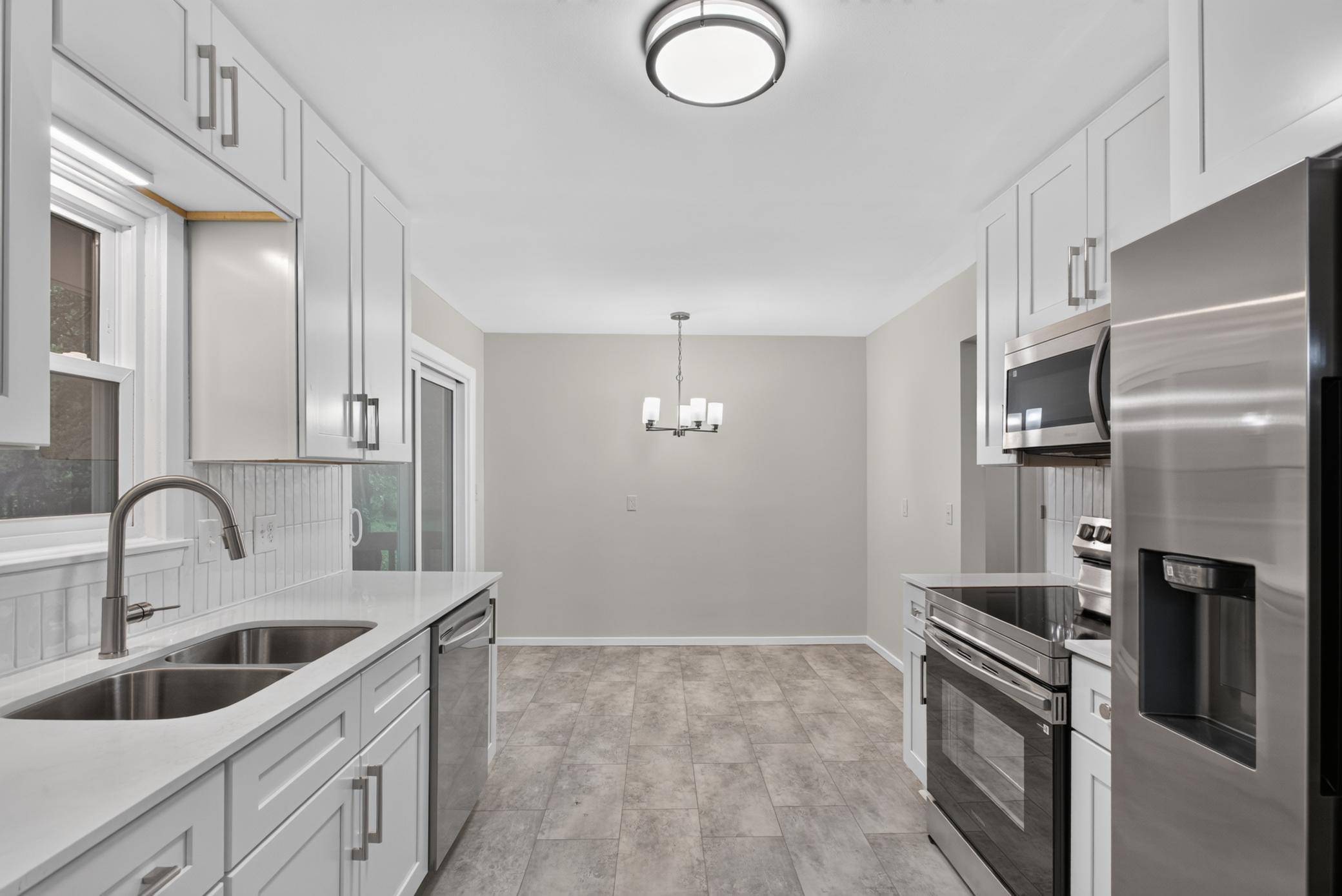 406 Centennial DR, Roseville, MN 55113
