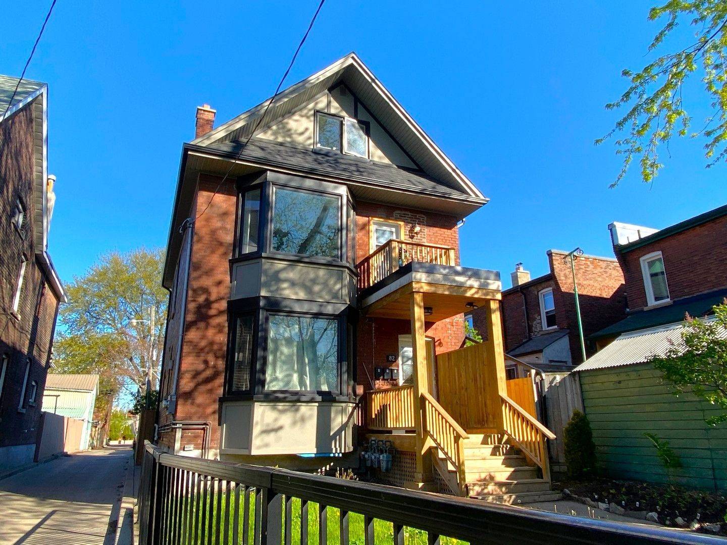 82 Parkway AVE, Toronto W01, ON M6R 1T5