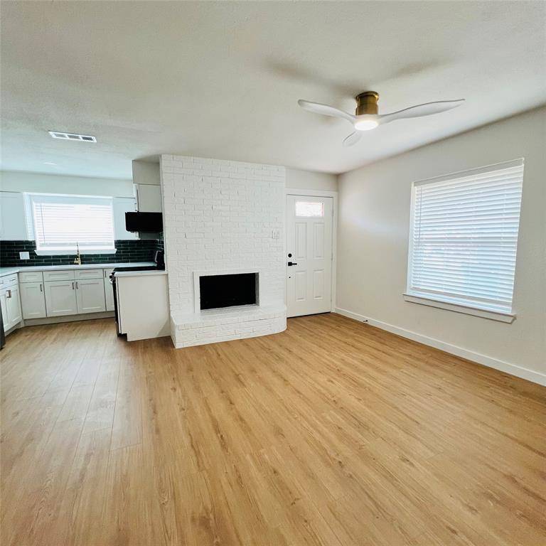 1703 Justin Lyn Street, Arlington, TX 76012