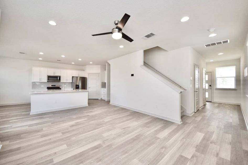 1016 Winnsboro LOOP, Round Rock, TX 78664