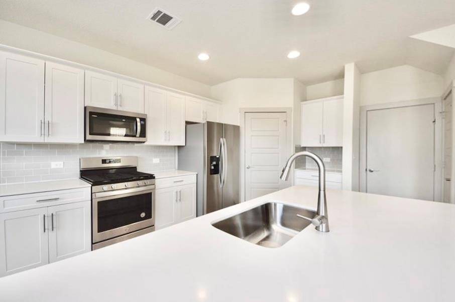 1016 Winnsboro LOOP, Round Rock, TX 78664