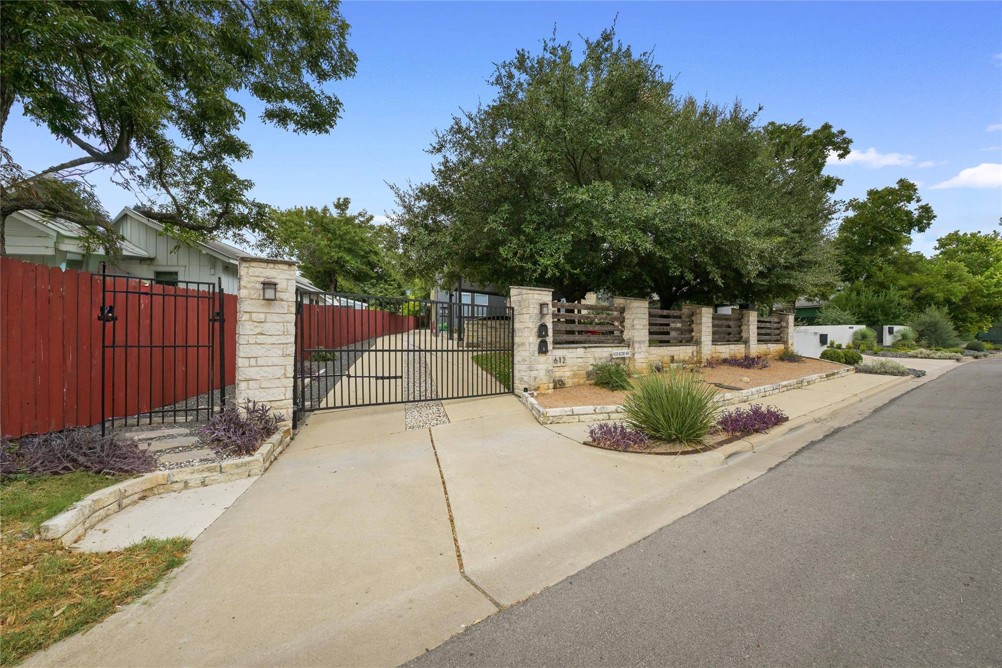 1612 S 3rd ST #B, Austin, TX 78704