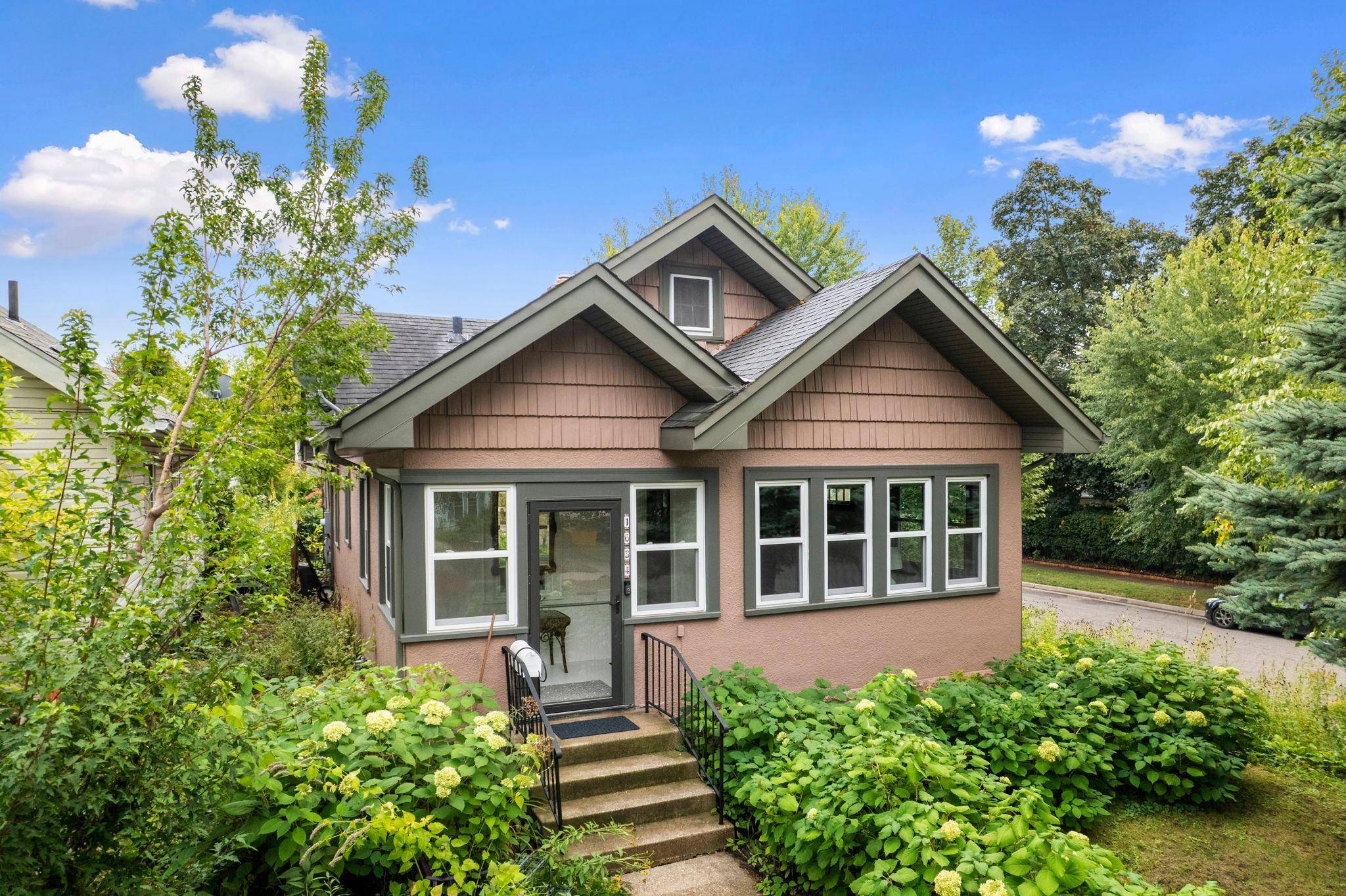 1634 Niles AVE, Saint Paul, MN 55116
