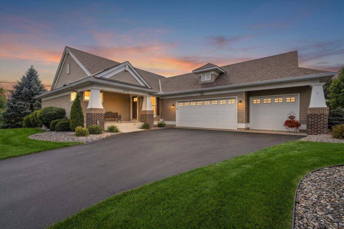 9779 Wedgewood CIR, Woodbury, MN 55125