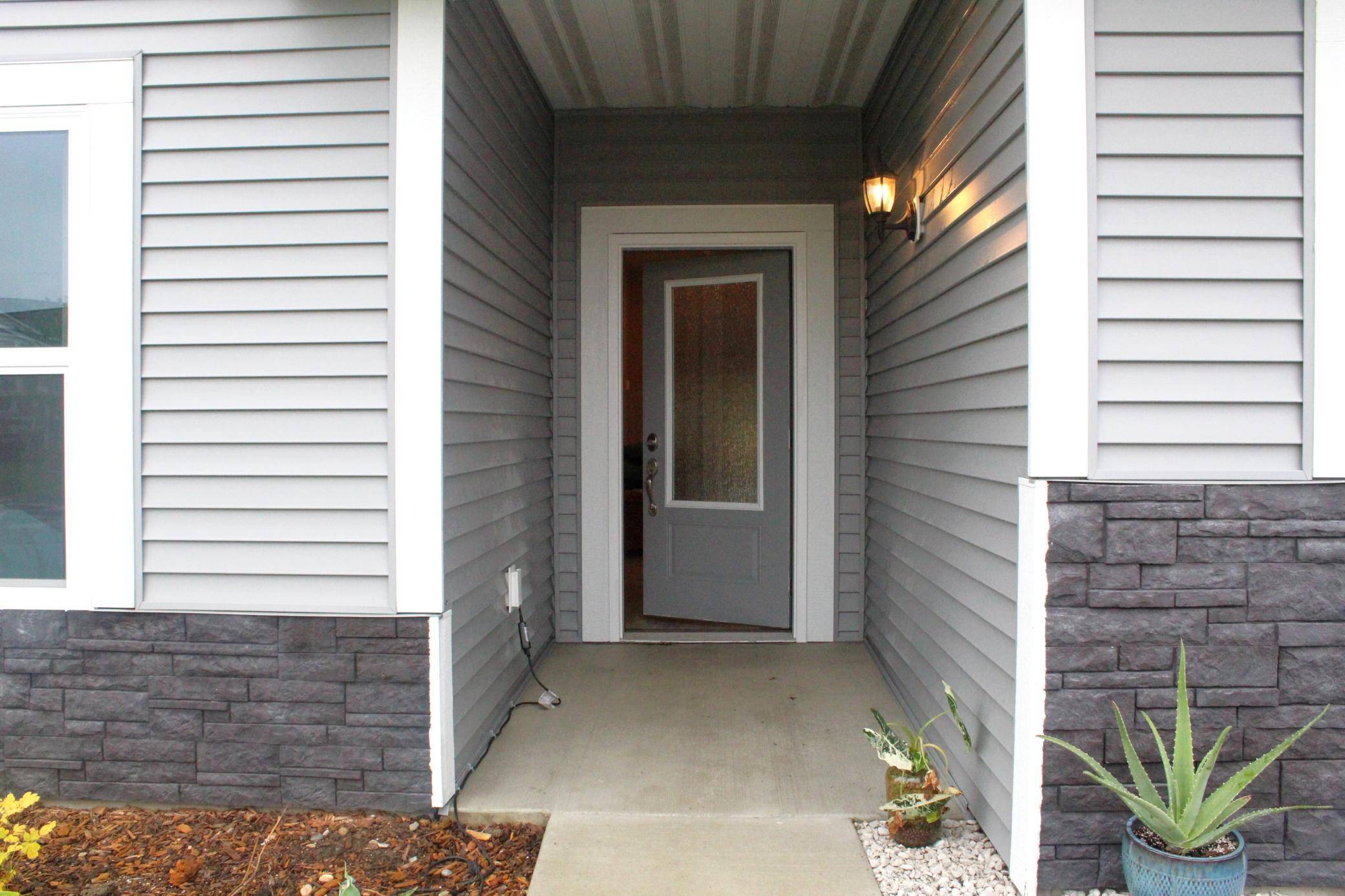 511 Valley DR W, Annandale, MN 55302