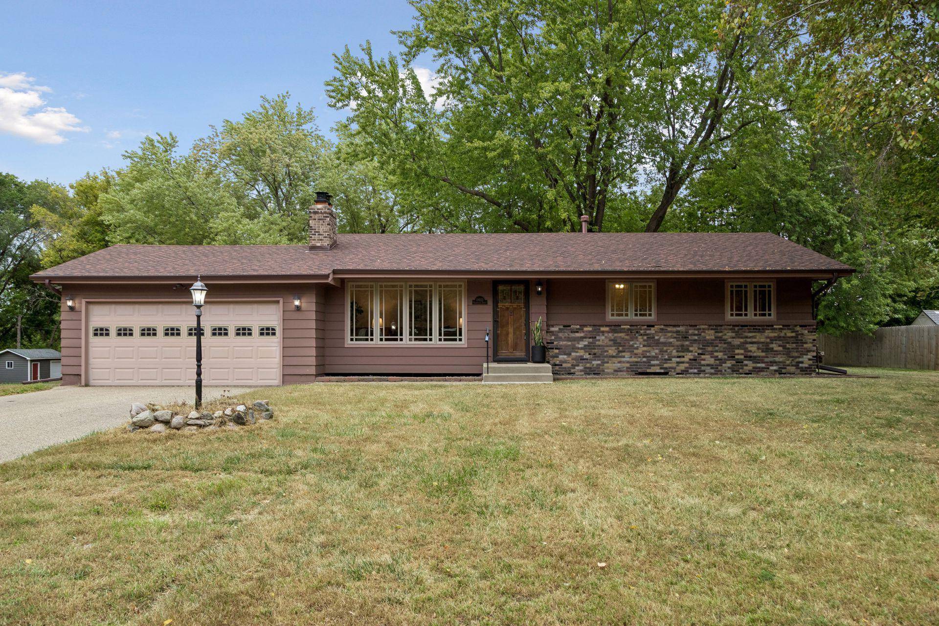 18910 Harrogate DR, Eden Prairie, MN 55346