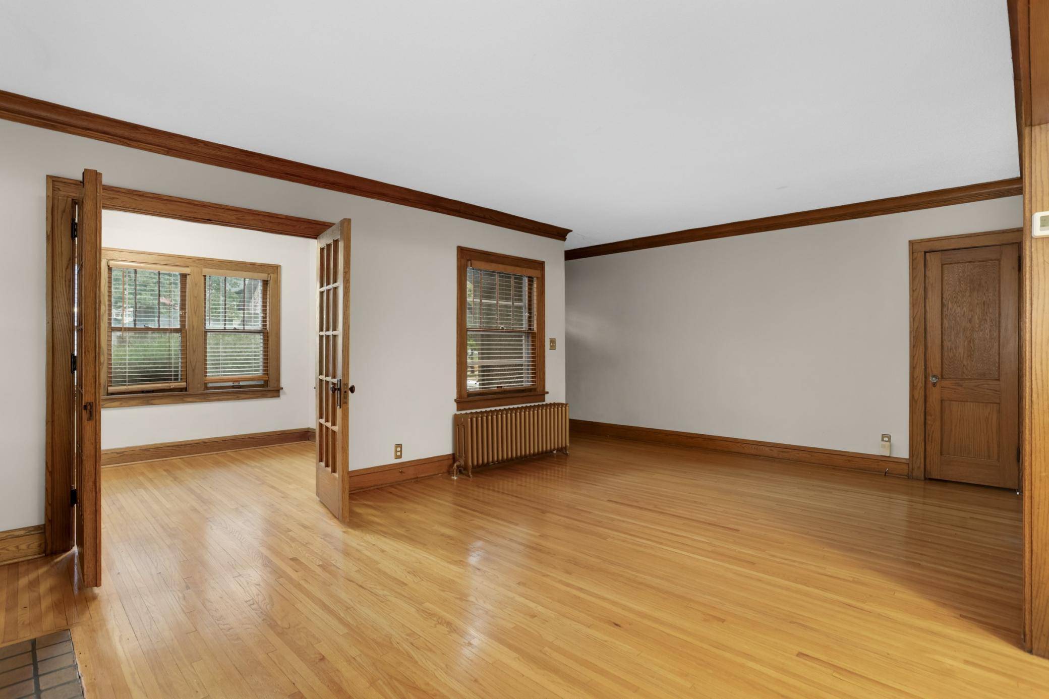 100 W 40th ST, Minneapolis, MN 55409