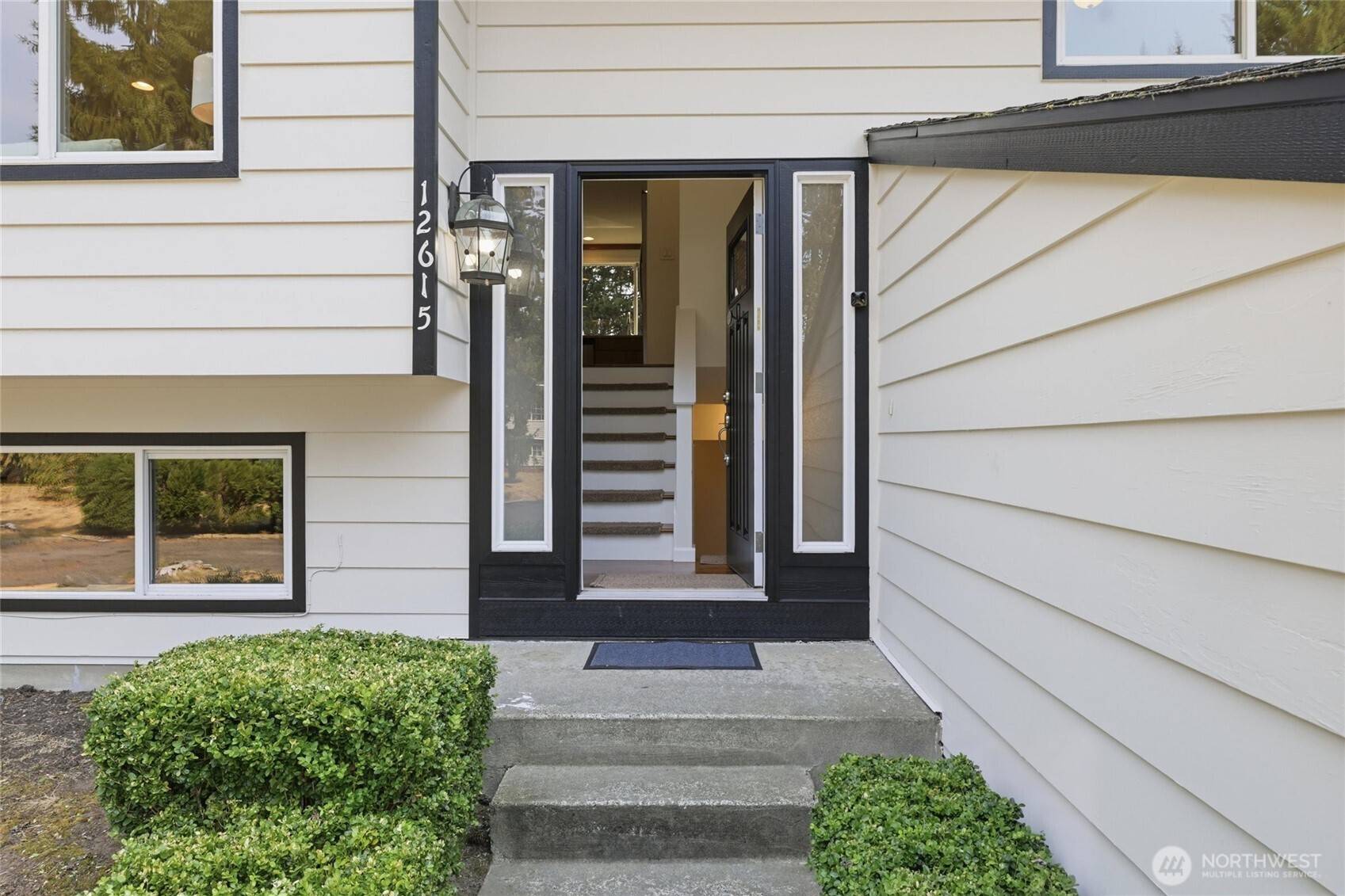 12615 NE 142nd ST, Kirkland, WA 98034