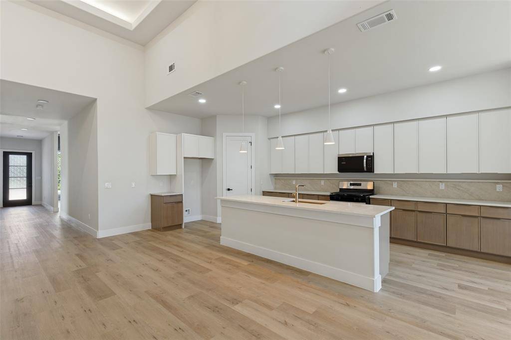 922 Claude Street, Dallas, TX 75203