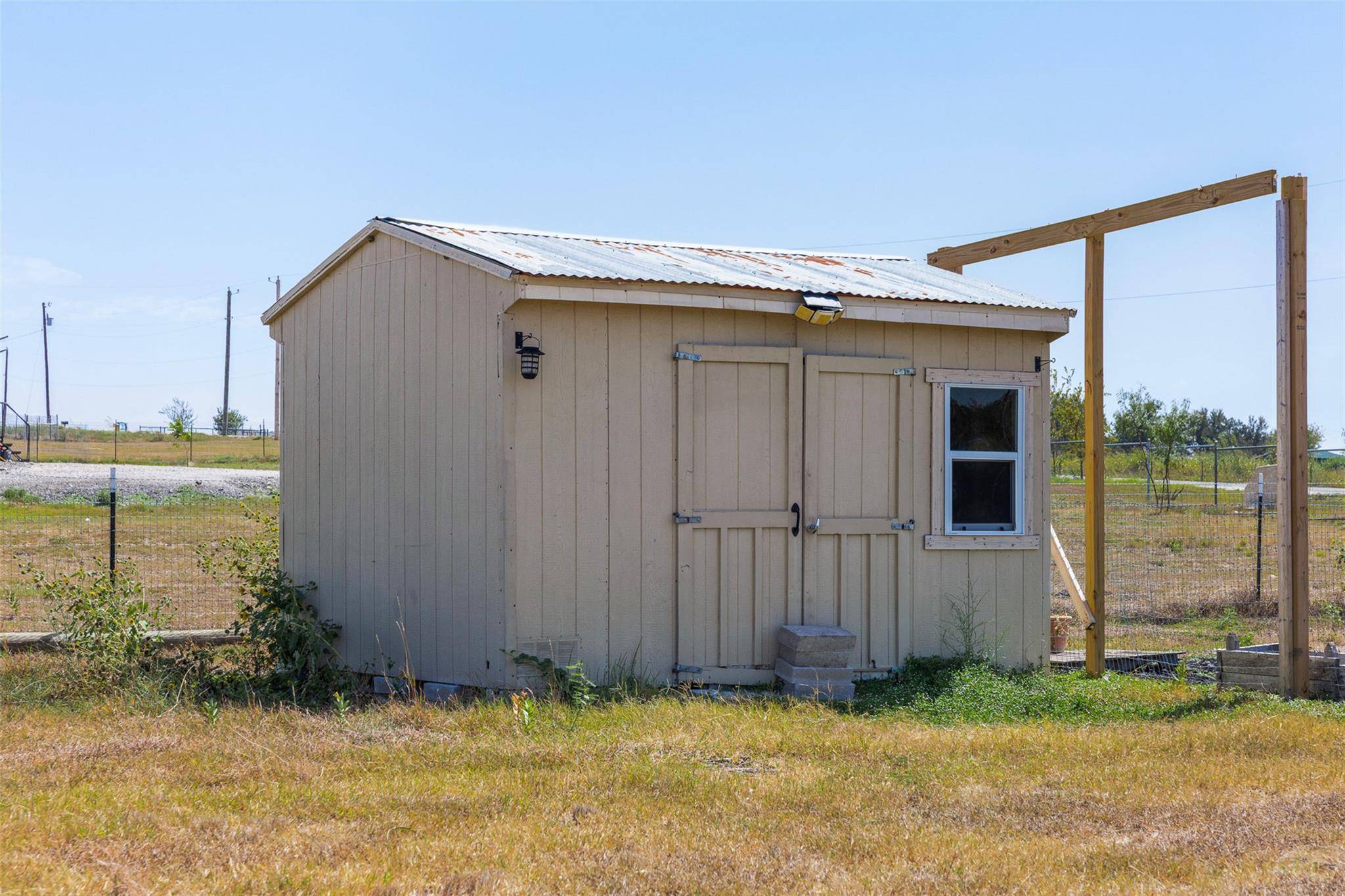 105 CR 423, Taylor, TX 76574