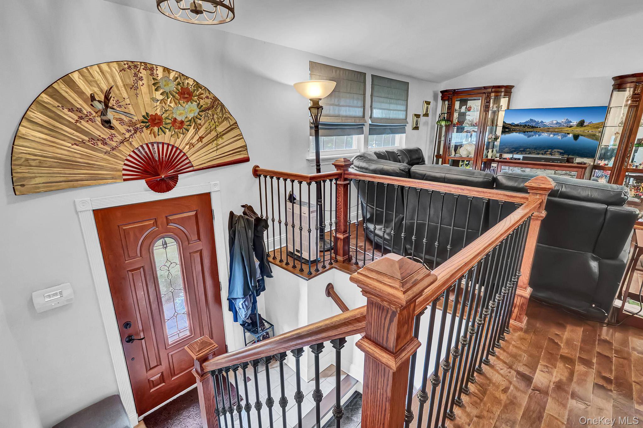 1 Cottontail LN, East Setauket, NY 11733