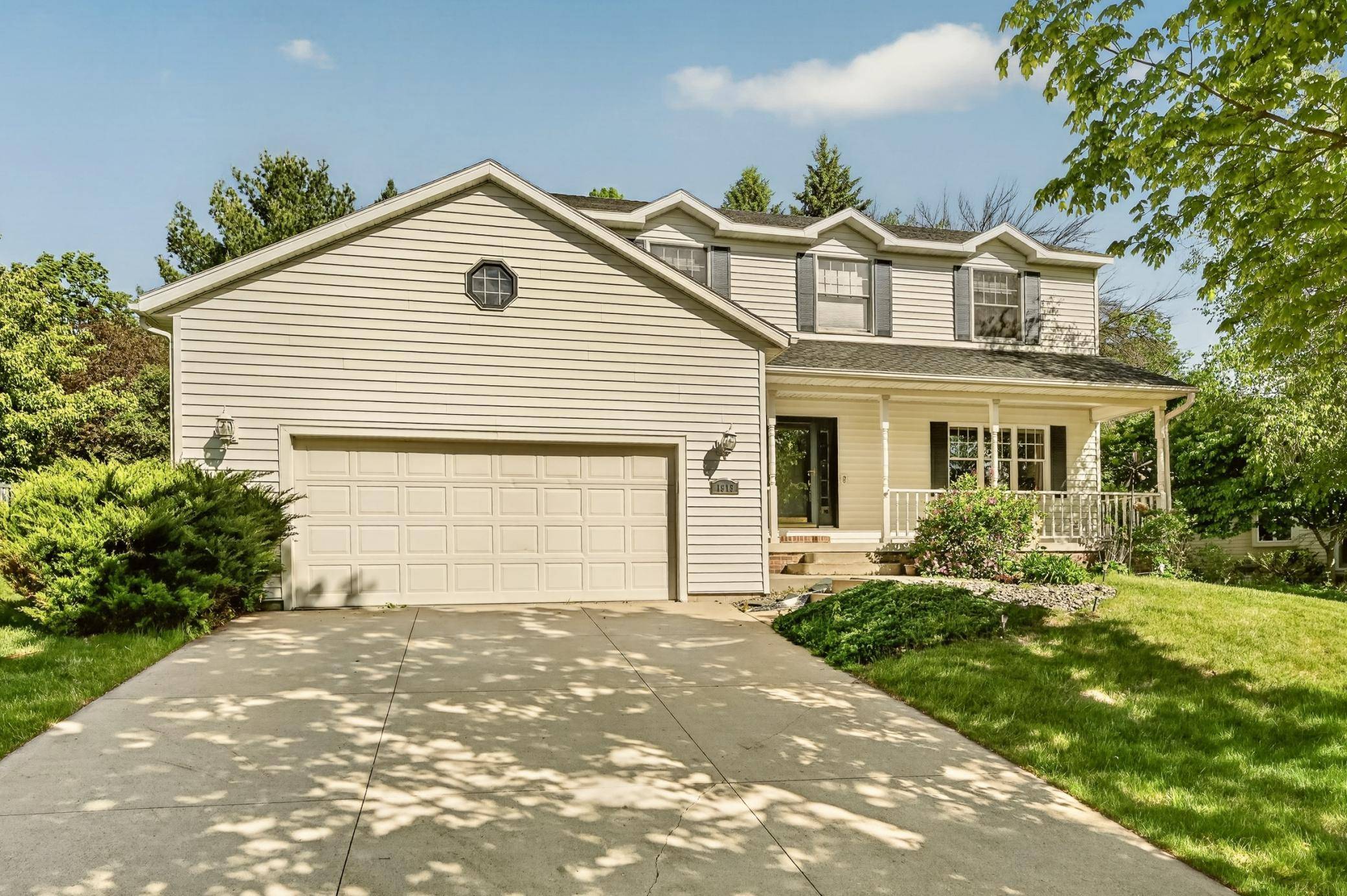 1915 Folwell DR SW, Rochester, MN 55902