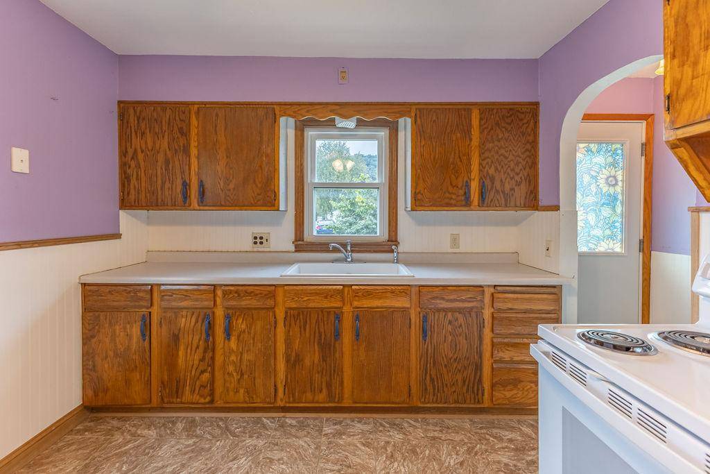 108 S 9th ST, Brownsville, MN 55919