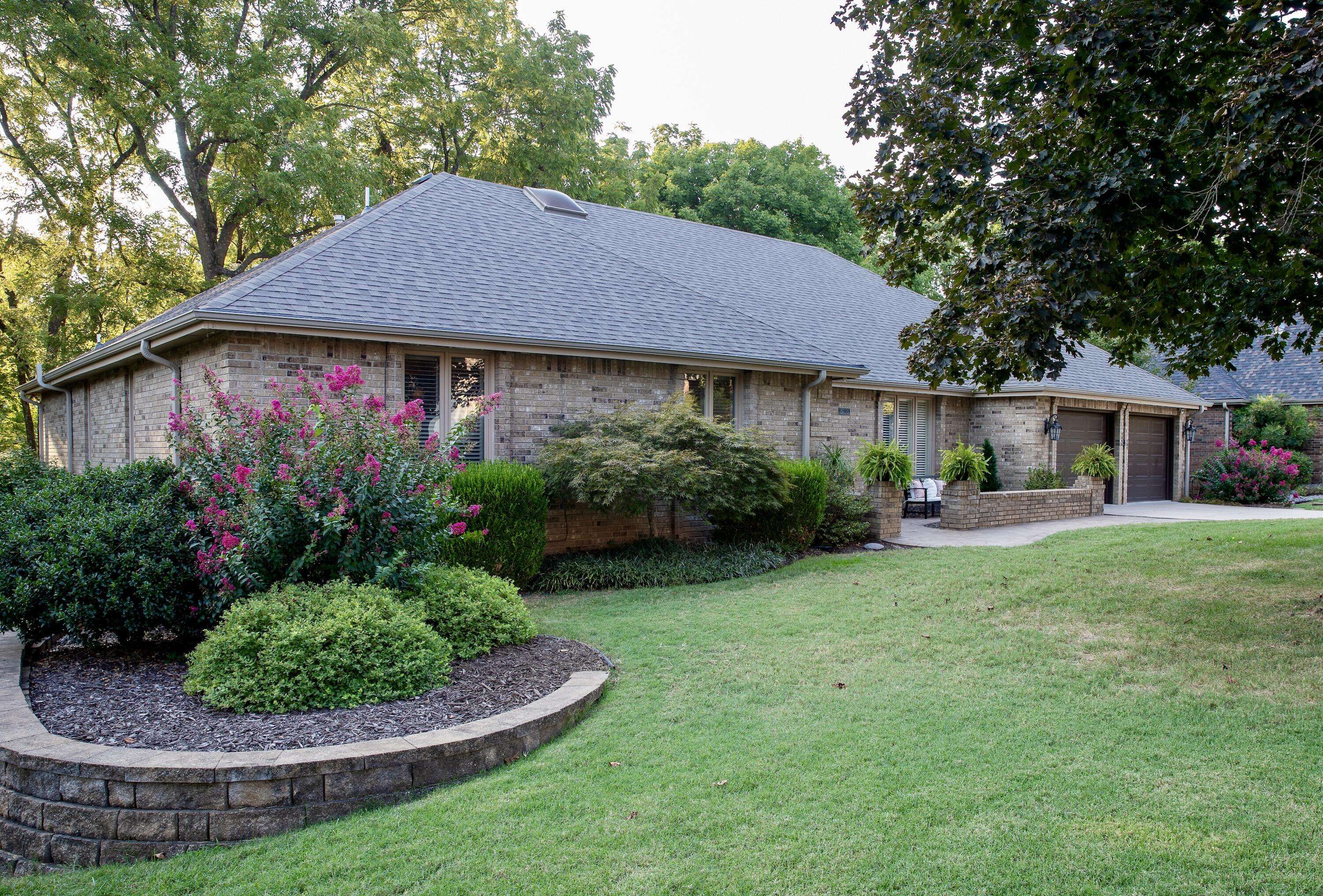 5115 S Castlewood DR, Springfield, MO 65804