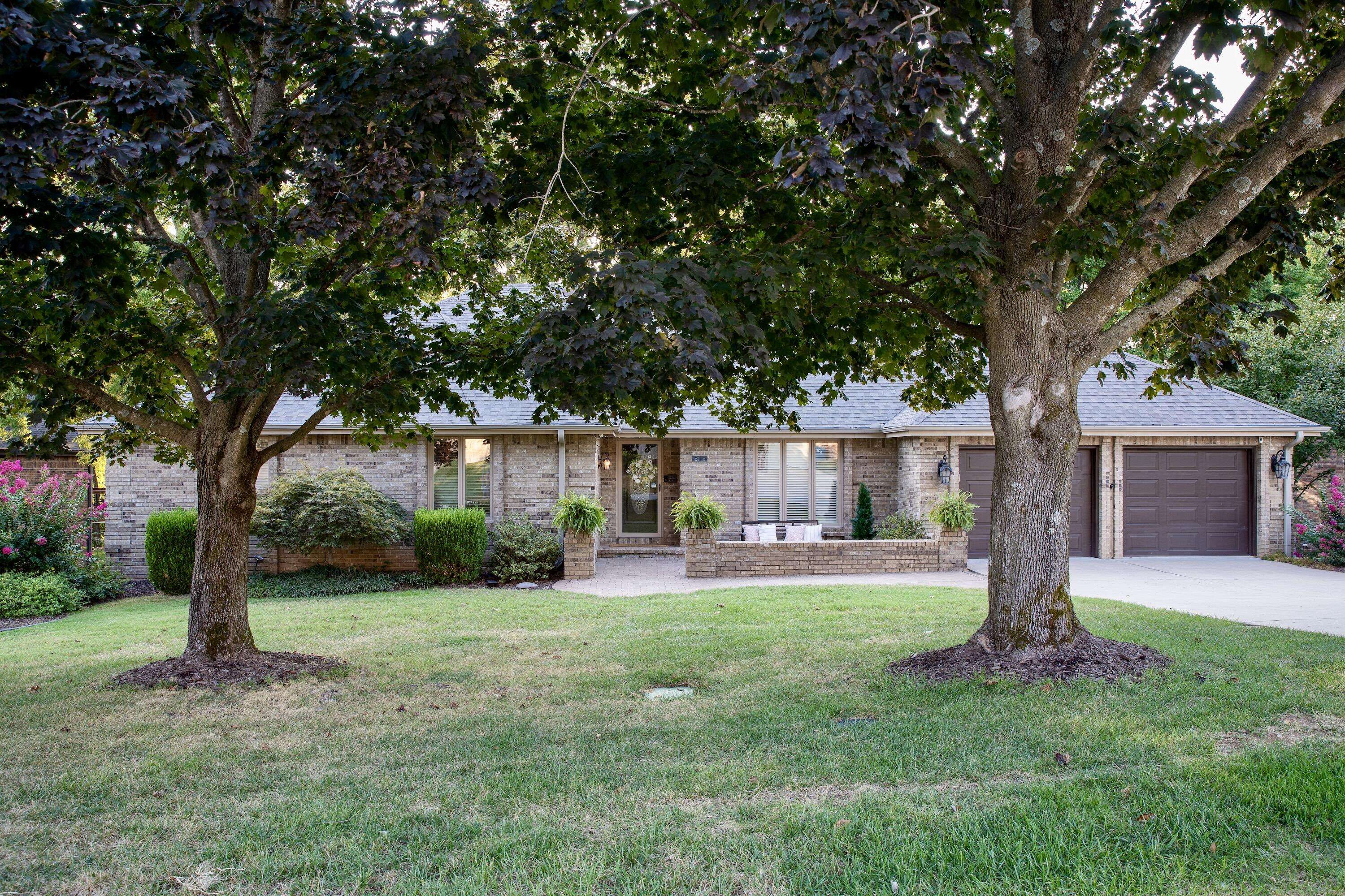 5115 S Castlewood DR, Springfield, MO 65804